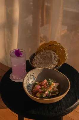 Comida en o cerca de este hotel