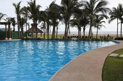 Piscina en o cerca de casa con club de playa