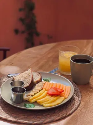 Comida en o cerca de este hotel