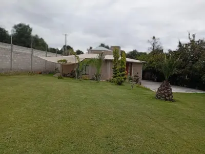 Jardín al aire libre en Casa hexagonal con domo