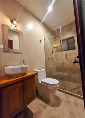 Un baño de Casa Flores