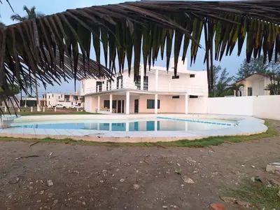 Piscina en o cerca de la Playita