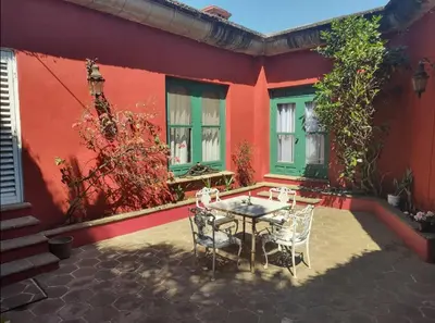 Edificio en el que se encuentra la habitación en casa particular