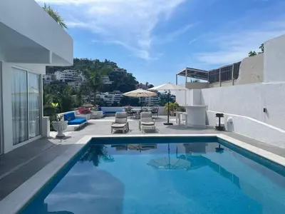 Piscina en o cerca de Exclusiva y privada Villa en Marina Las Brisas