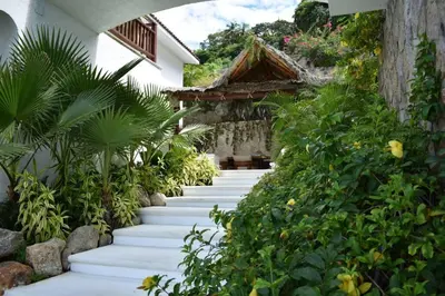 Jardín al aire libre en Casa renta Acapulco Villas Leo