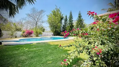 Piscina en o cerca de Quinta Araucarias