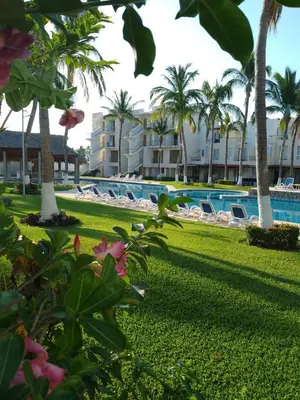 Piscina en o cerca de Hermosa Villa con recamara en PB
