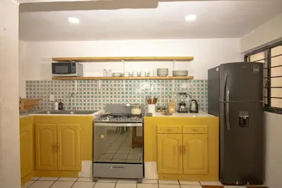 Una cocina o zona de cocina en Villa Azul Pool House - Centro Oaxaca