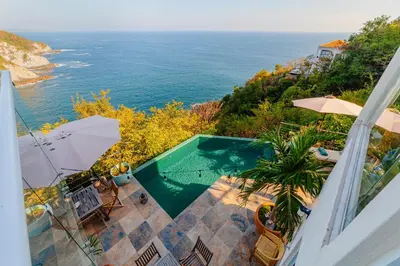 Piscina en o cerca de DREAM VILLA OVERLOOKING THE PACIFIC with a PRIVATE POOL OASIS LA VITA E' BELLA