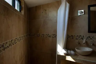 Un baño de Casa Atlixco con alberca
