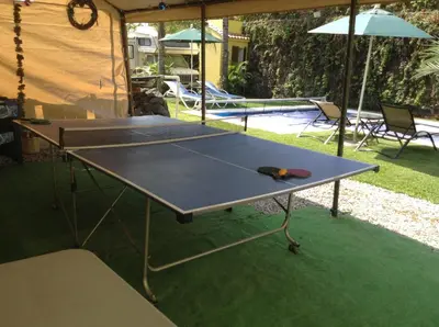 Instalaciones para jugar al ping pong en Villas de Brisas o alrededores