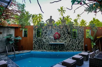 Piscina en o cerca de El Edén