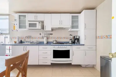 Una cocina o zona de cocina en P403 - 3BR - 1BTh