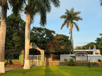 Plano de Casa España Pool and Garden