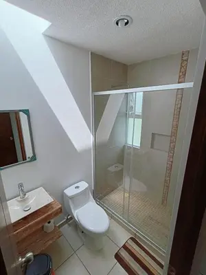 Un baño de Excelente Casa Familiar con Alberca