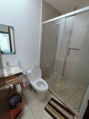 Un baño de Excelente Casa Familiar con Alberca