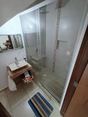 Un baño de Excelente Casa Familiar con Alberca