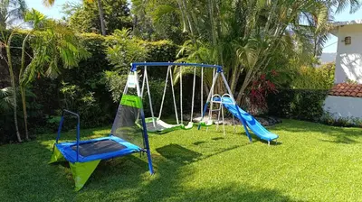 Zona de juegos infantil en Hotel Iguanas