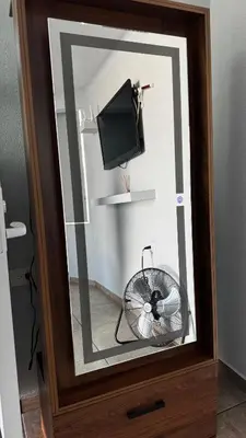 Una televisión o centro de entretenimiento en Cuarto a unos pasos de foro sol GNP y AICM