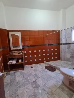 Un baño de Hotel Alondra