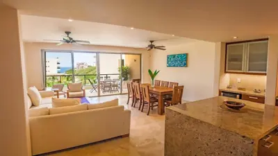 Zona de estar de Luxury 2 bedroom condo by the beach