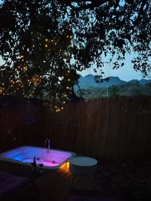 Plano de Cabaña de madera privada y romántica