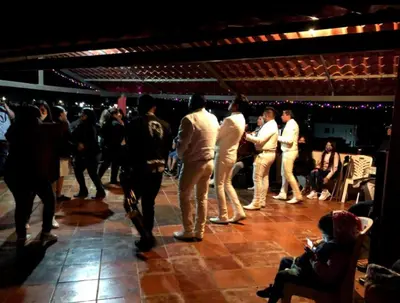 Clientes alojados en Departamento con terraza lobo