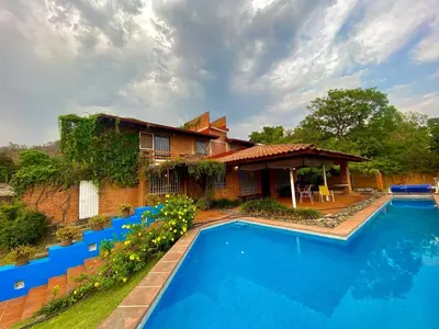 Piscina en o cerca de Hermosa casa familiar en Tepoztlan