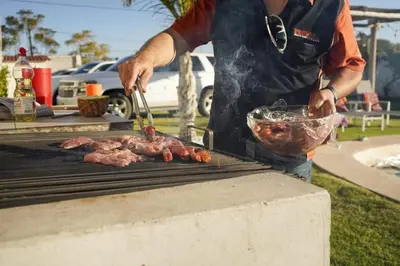 Barbacoa disponible para clientes en la casa o chalet