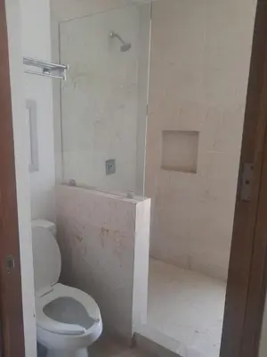 Un baño de Exclusivo Departamento con vista al mar, alberca y gimnasio