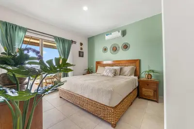 Cama o camas de una habitación en Family House Pool & Lake view 4 Bedrooms