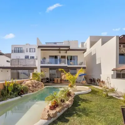 Family House Pool & Lake view 4 Bedrooms
