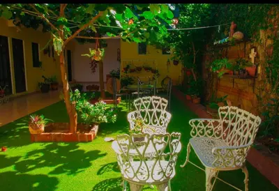 Jardín al aire libre en Casa con alberca