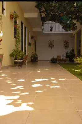 Jardín al aire libre en Casa con alberca
