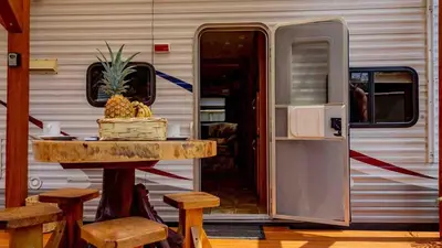 Una cocina o zona de cocina en joy of fruits