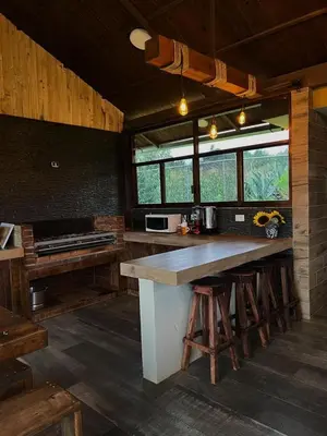 Plano de Rancho en el Bosque