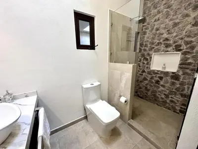 Un baño de Loft Kaela en, Val'Quirico