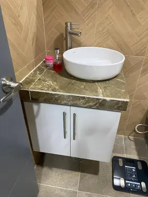 Un baño de Suite completa con servicio de chófer