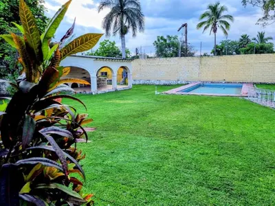 Jardín al aire libre en La Casa de los Abuelos
