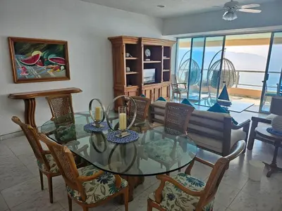 Plano de Tropical Paradise Getaway in Acapulco with Private Infinity Pool