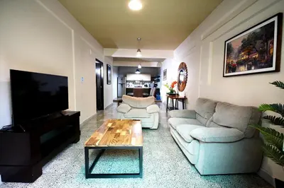 Zona de estar de Departamento Runa, amplio, bonito y acogedor, completo de 2 recámaras y 3 camas matrimoniales