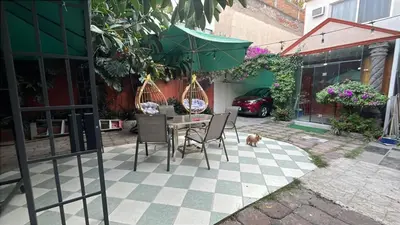 Edificio en el que se encuentra la habitación en casa particular