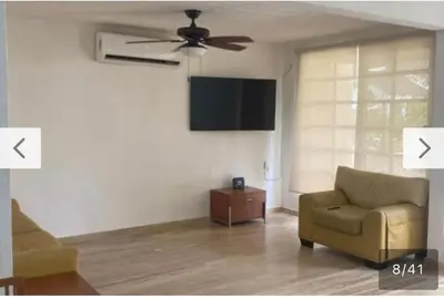 Una televisión o centro de entretenimiento en Casa en Acapulco Diamante
