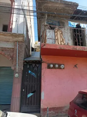 Edificio en el que se encuentra el hostal o pensión