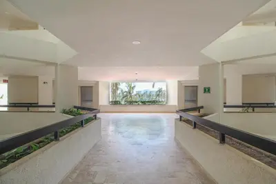 El vestíbulo o zona de recepción de Apartment in Acapulco Diamante with beach access