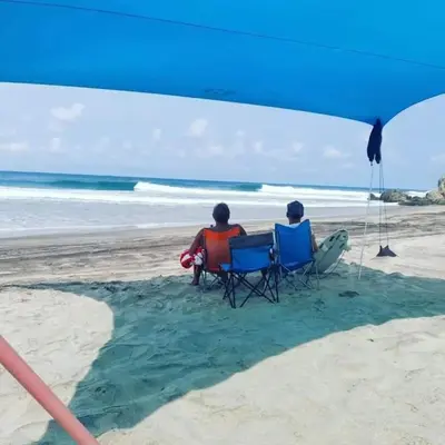 Clientes alojados en Punta Conejo Camila bungalows Surf Camp