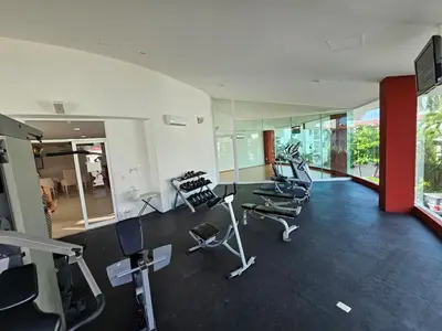 Gimnasio o instalaciones de fitness de Diamante Lakes Condominium, in front of Arena GNP
