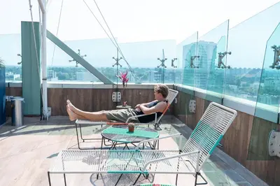 Un balcón o terraza de Bed in mixed room Hippie Nice