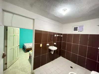 Un baño de Hotel Toño