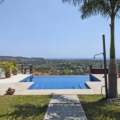 Epic Views - 7 min from airport